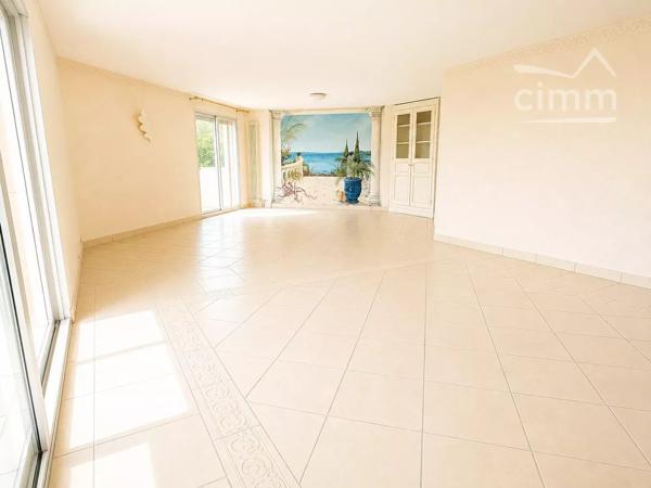 RARE À BLOIS – 145 m², terrasse, vue dégagée et volumes exceptionnels.