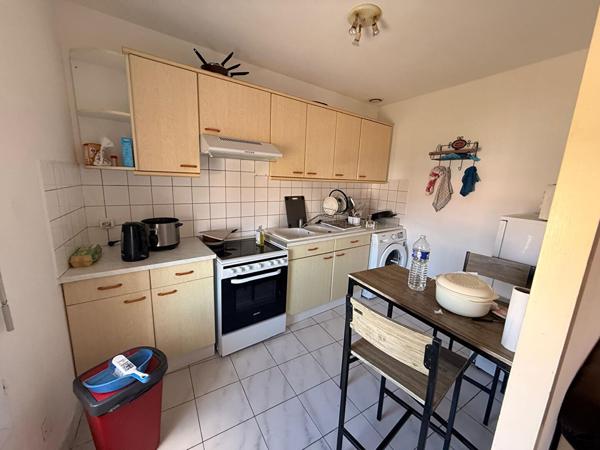 Appartement Type 4, centre ville, 2ème etage, Cave.