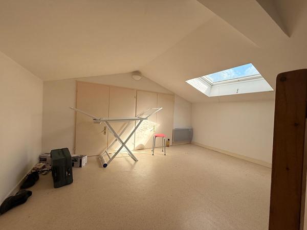 Appartement Type 4, centre ville, 2ème etage, Cave.
