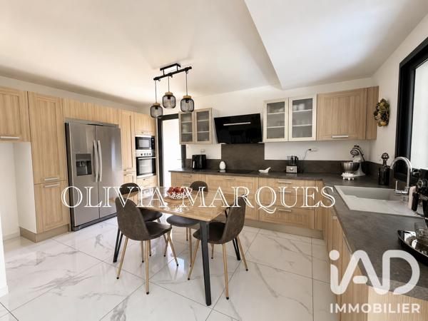 Maison à vendre 4 pièces 143 m² Carnoux-en-Provence