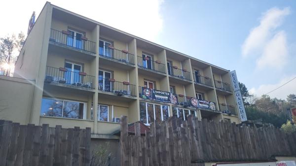 Fonds De Commerce
        
        - 570 m²
