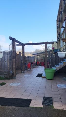 Fonds De Commerce
        
        - 570 m²