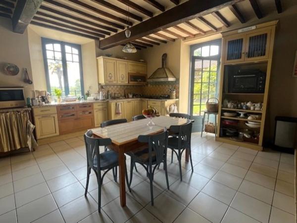 PLAISANCE DU GERS 10 min: ELEGANTE MAISON DE CARACTERE, restaurée par architecte, 320m2, 4700m2 en partie clos