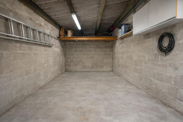 Allauch (13190) ALLAUCH - MAISON LUMINEUSE AVEC JARDIN - SECTEUR RESIDENTIEL - TERRAIN PISCINABLE