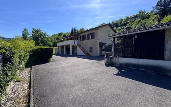 Maison à vendre    4 pièces •  Rive-de-Gier