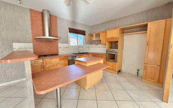 Maison à vendre    6 pièces •  Saint-Médard-en-Jalles