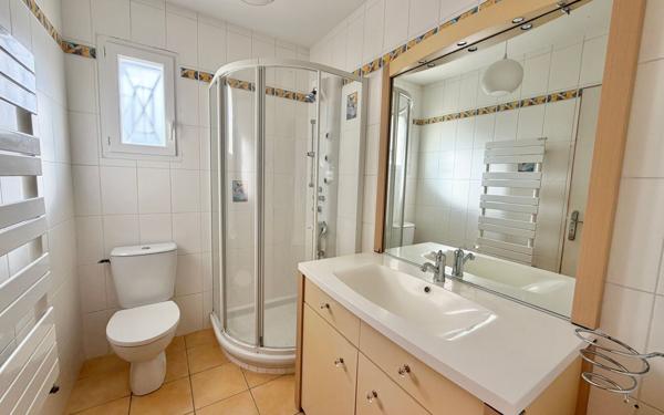 Maison à vendre    6 pièces •  Saint-Médard-en-Jalles