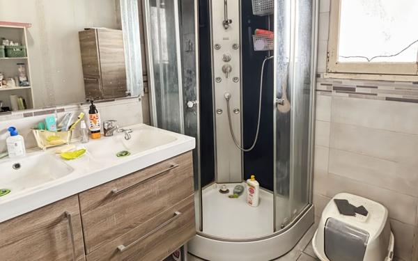 Maison à vendre    5 pièces •  Finhan