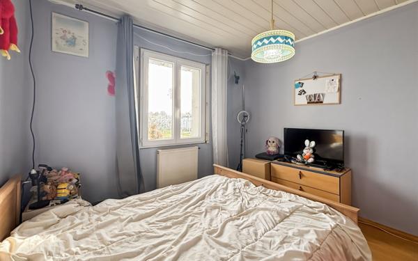 Maison à vendre    5 pièces •  Finhan