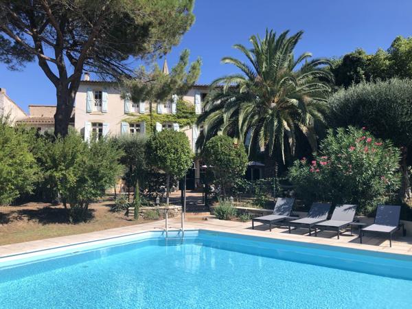 Homps - Une impressionnante propriété de style maison de maître au cœur d'un village prisé