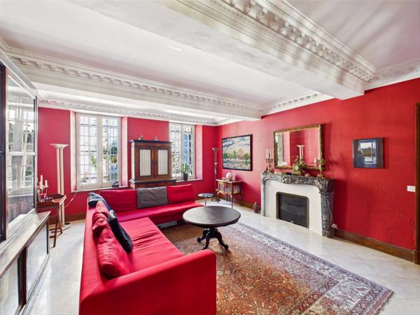 Homps - Une impressionnante propriété de style maison de maître au cœur d'un village prisé