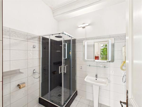 Homps - Une impressionnante propriété de style maison de maître au cœur d'un village prisé