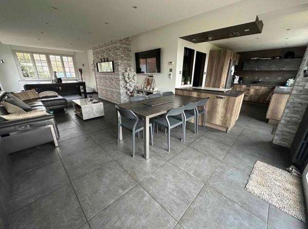 À découvrir sans tarder – Maison d’architecte de 200 m² en semi plain-pied