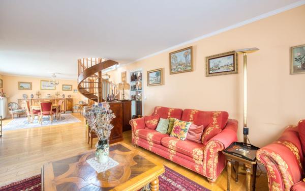 Appartement à vendre    5 pièces • 123,64 m2 Créteil