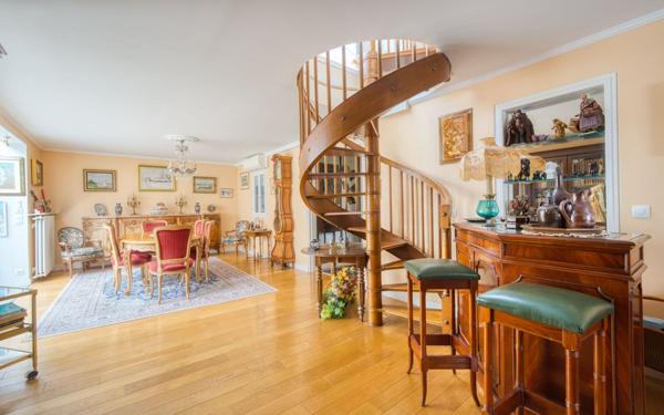 Appartement à vendre    5 pièces • 123,64 m2 Créteil