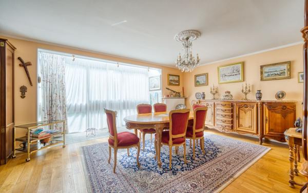 Appartement à vendre    5 pièces • 123,64 m2 Créteil