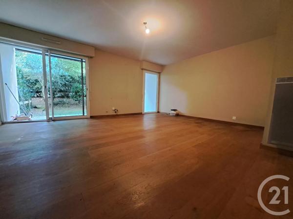 Appartement T4 à vendre  4 pièces - 83,10 m 2   VANNES  - 56