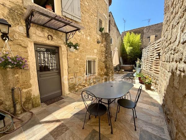 Maison de ville de 81 m² avec jardin privatif de 50 m2 et cave voûtée à vendre PERTUIS (84)