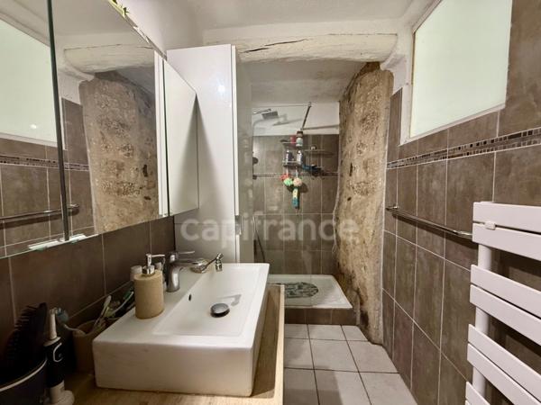 Maison de ville de 81 m² avec jardin privatif de 50 m2 et cave voûtée à vendre PERTUIS (84)