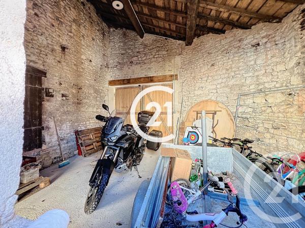 Maison à vendre  4 pièces - 196 m2 LOUZAC ST ANDRE - 16