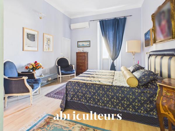 Superbe appartement traversant rénové en vente À 30 mètres du Port de Nice (06300)