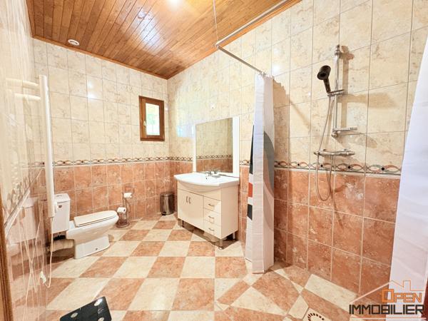 Maison Périgourdine 320m² – Terrain 6 hectares