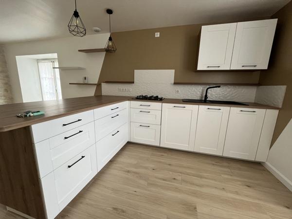 Maison à louer 820 € CC Nersac 4 p 99 m² DPE C