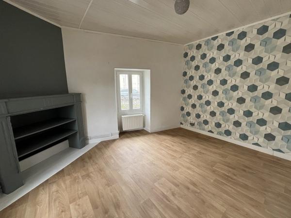 Maison à louer 820 € CC Nersac 4 p 99 m² DPE C