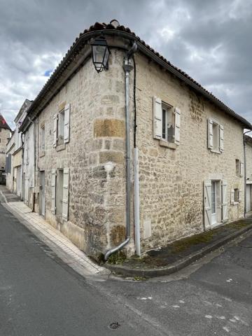 Maison à louer 820 € CC Nersac 4 p 99 m² DPE C