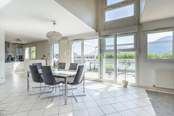 Rare T5 en attique avec vue dégagée, garage possible, hypercentre ANNECY (74)