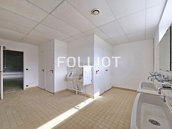 À VENDRE, LOCAL D'ACTIVITE à DOUVRES-LA-DÉLIVRANDE