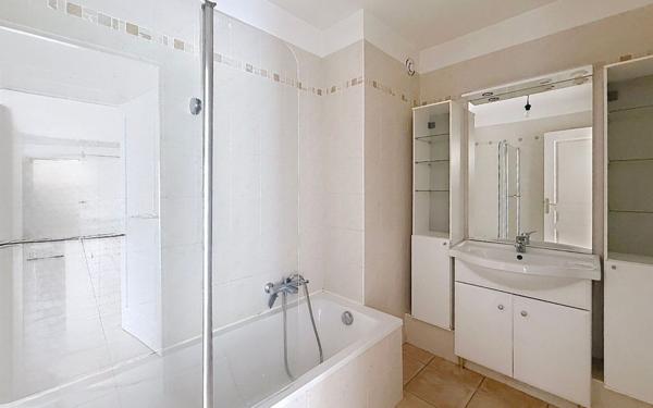 Appartement à vendre    1 pièce • 63,32 m2 Ajaccio