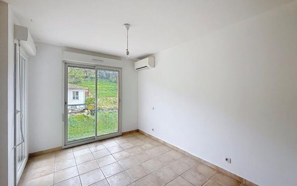 Appartement à vendre    1 pièce • 63,32 m2 Ajaccio