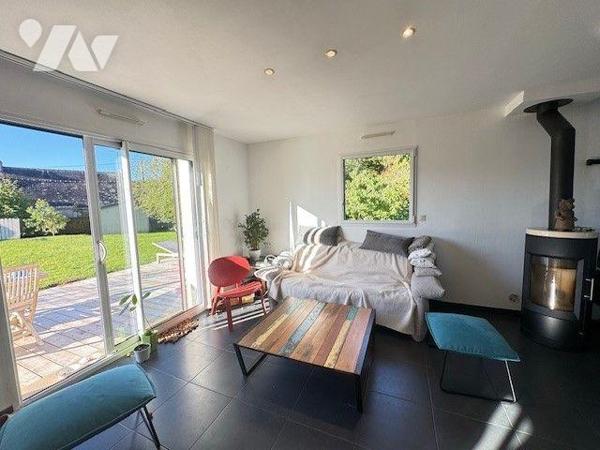 A vendre Maison MOELAN SUR MER (29)
Située au calme de la campagne, à proximité du littoral, M...