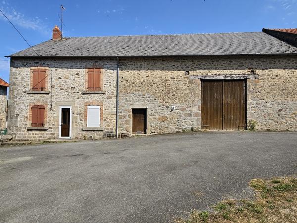 Maison de village d’environ 108 m2 avec Grange attenantes et Dépendances sur Jardin de 2025 m2 à FURSAC 23290