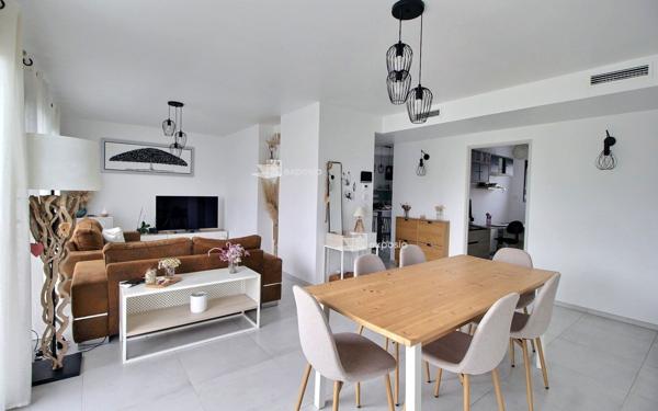 Maison à vendre    5 pièces •  Morlaàs