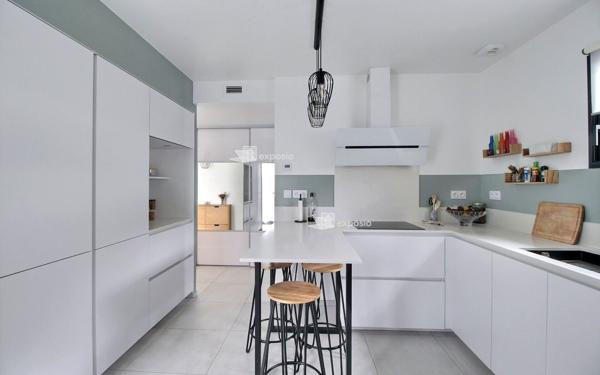 Maison à vendre    5 pièces •  Morlaàs