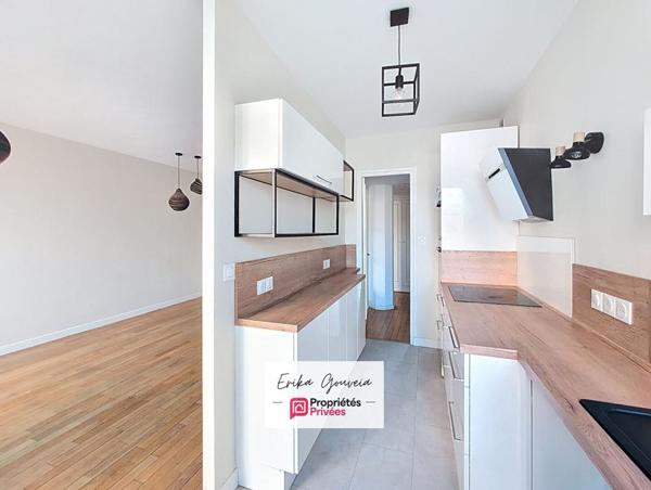 PERRET 5 PIECES RÉNOVÉ 100m² - VUE HÔTEL DE VILLE - DOUBLE BALCON - STATIONNEMENT