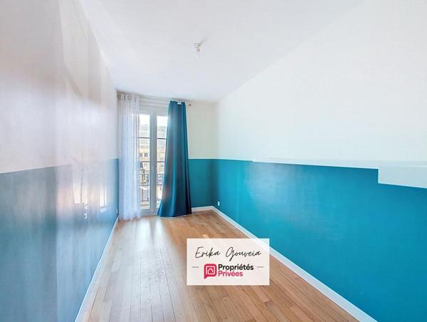 PERRET 5 PIECES RÉNOVÉ 100m² - VUE HÔTEL DE VILLE - DOUBLE BALCON - STATIONNEMENT