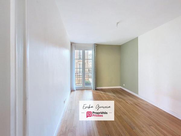 PERRET 5 PIECES RÉNOVÉ 100m² - VUE HÔTEL DE VILLE - DOUBLE BALCON - STATIONNEMENT