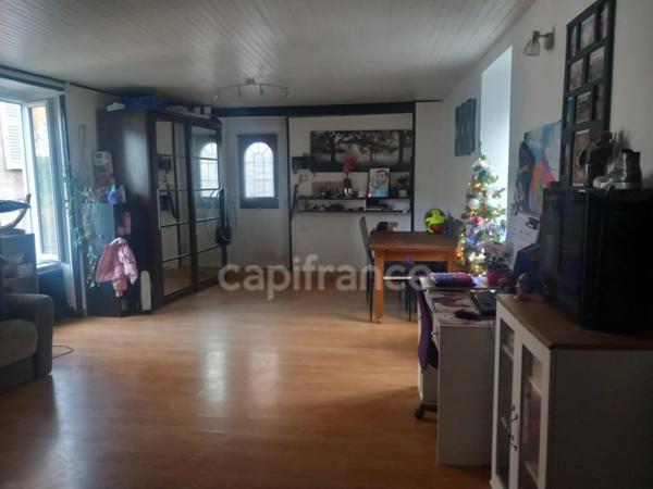 🏡 Maison et appartement à Thiers – Ensemble avec garage et caves – Creux de l’Enfer