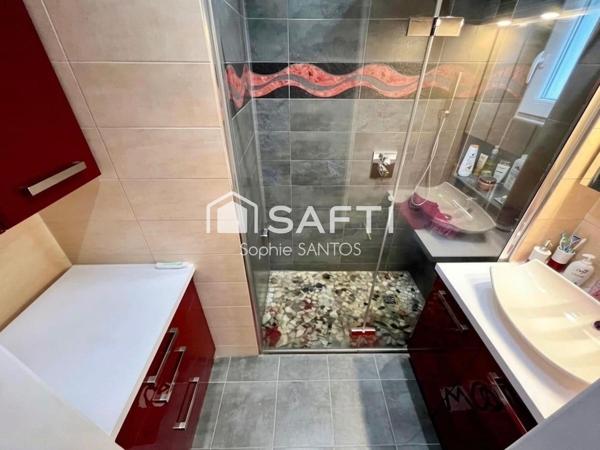 MAISON 175 M2 - 6 PIECES - AVEC PISCINE CHAUFFEE