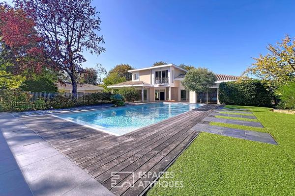 Propriété familiale avec piscine, pool house et bureaux indépendants