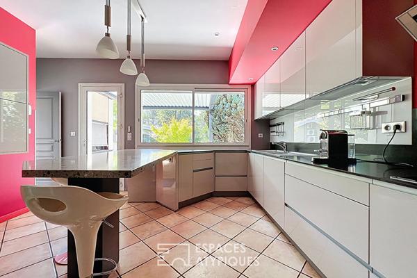 Propriété familiale avec piscine, pool house et bureaux indépendants