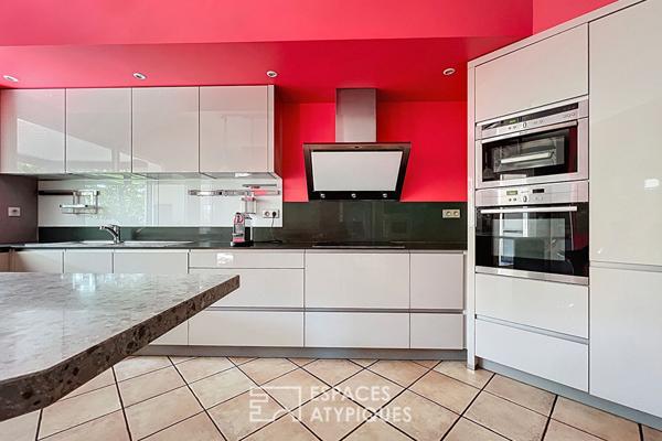 Propriété familiale avec piscine, pool house et bureaux indépendants