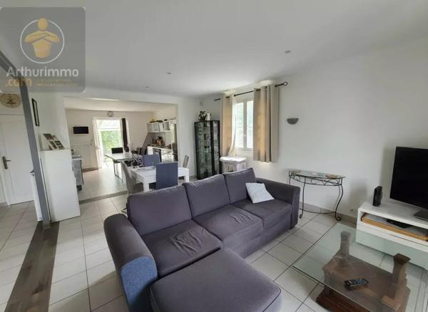 Vente                                                      Maison
                        
                     6 pièces                      131 m2                     à Machecoul-Saint-Même