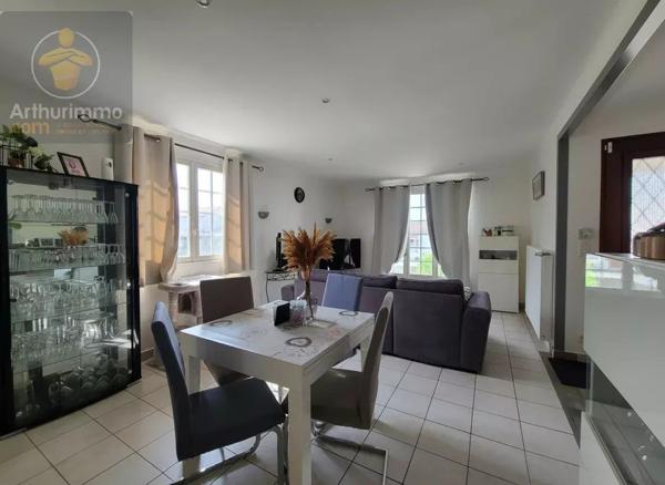 Vente                                                      Maison
                        
                     6 pièces                      131 m2                     à Machecoul-Saint-Même