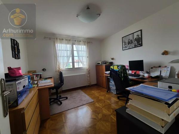 Vente                                                      Maison
                        
                     6 pièces                      131 m2                     à Machecoul-Saint-Même