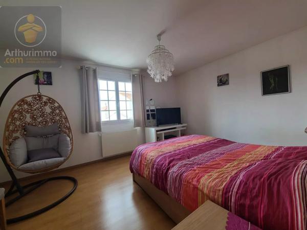 Vente                                                      Maison
                        
                     6 pièces                      131 m2                     à Machecoul-Saint-Même