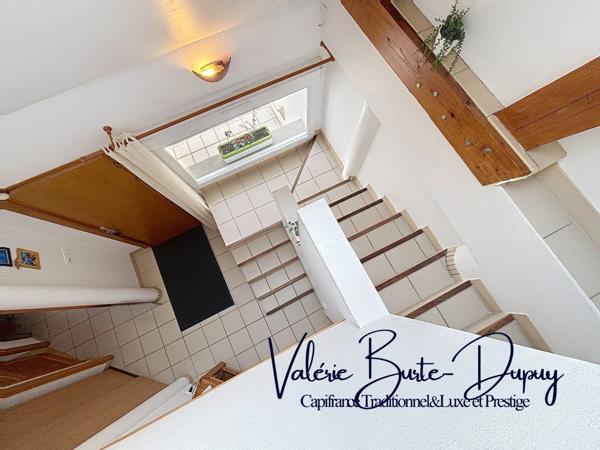 ST DENIS EN VAL, à 15 min d'Orléans, Maison de 2003 à vendre 190m2 5 chambres avec jardin arboré de 1800m2, garage attenant, dépendances